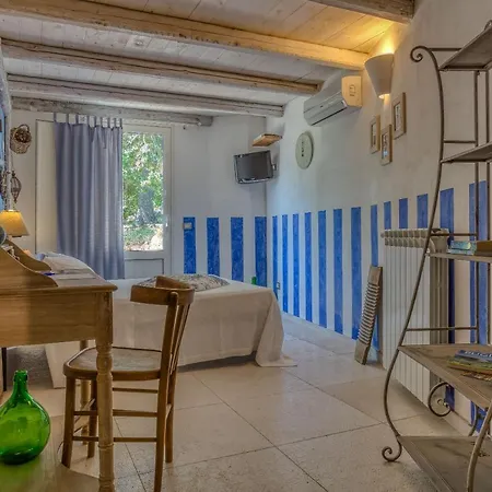 Trulli Terra Magica بوتينيانو