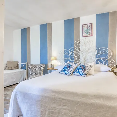 Bed & Breakfast Trulli Terra Magica 4*
