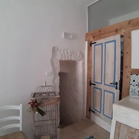 Bed and Breakfast Trulli Terra Magica 2*